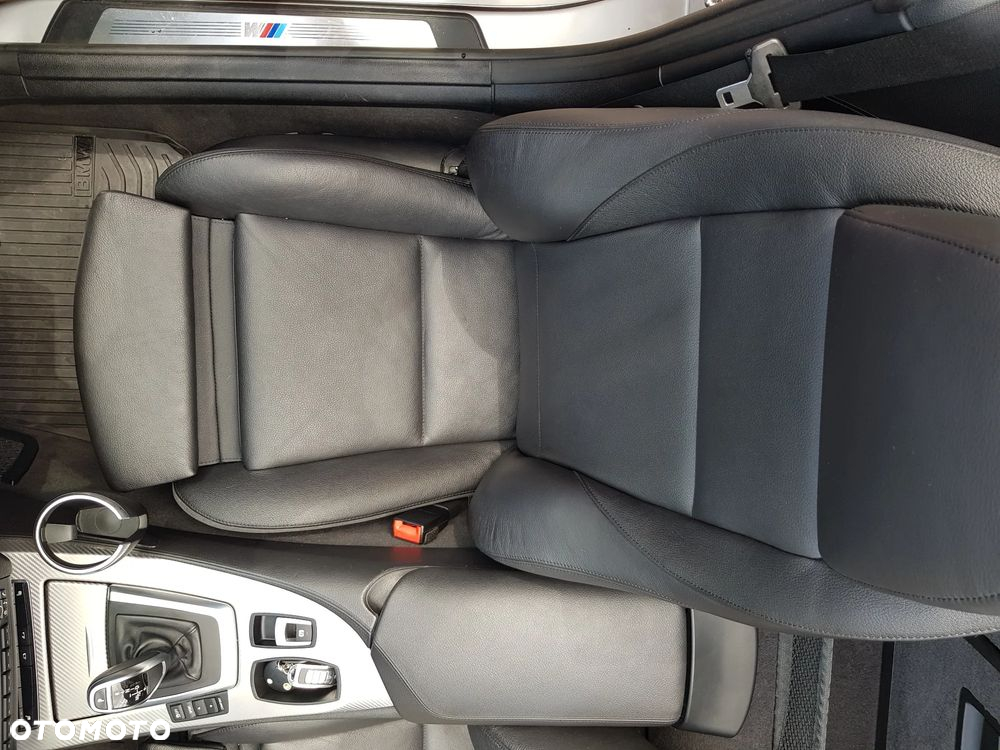BMW Z4 sDrive35i - 11