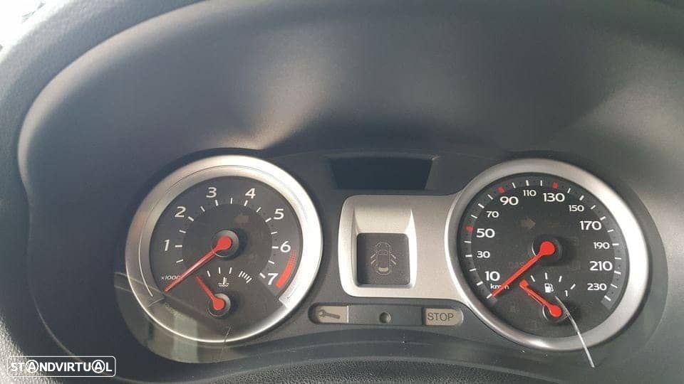 Renault Clio 1.2 16V S - 6