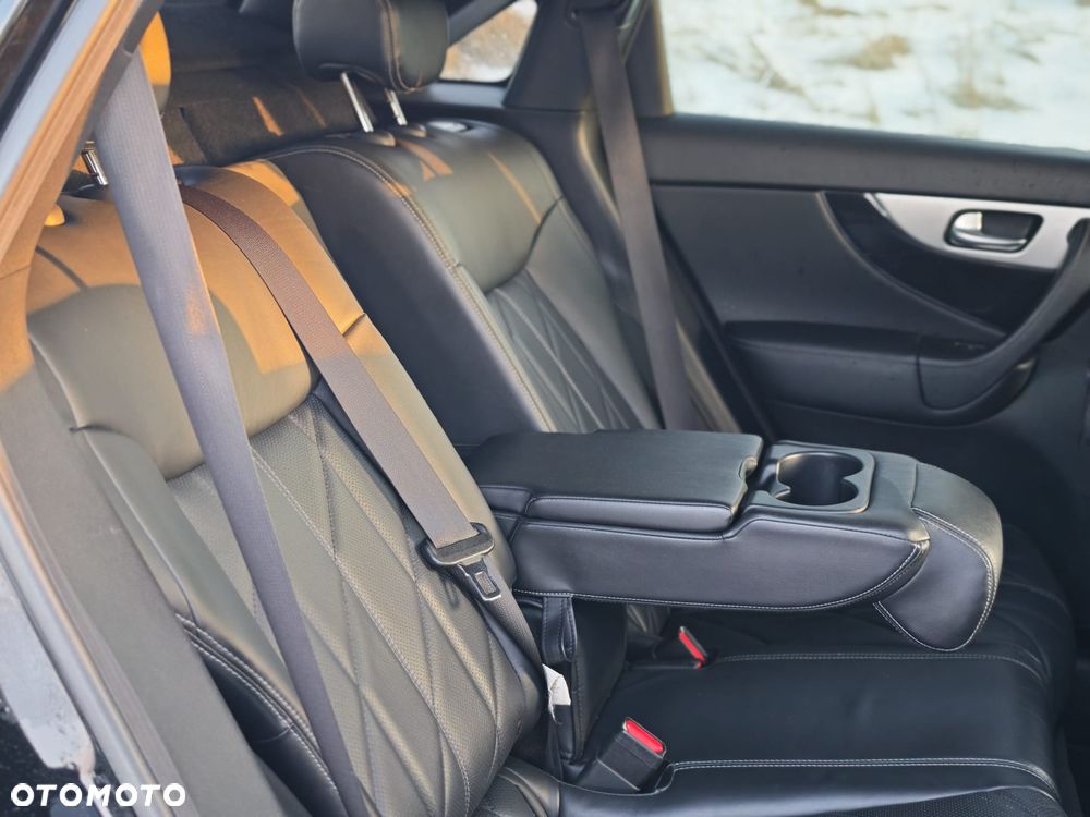 Infiniti FX FX30d S - 7