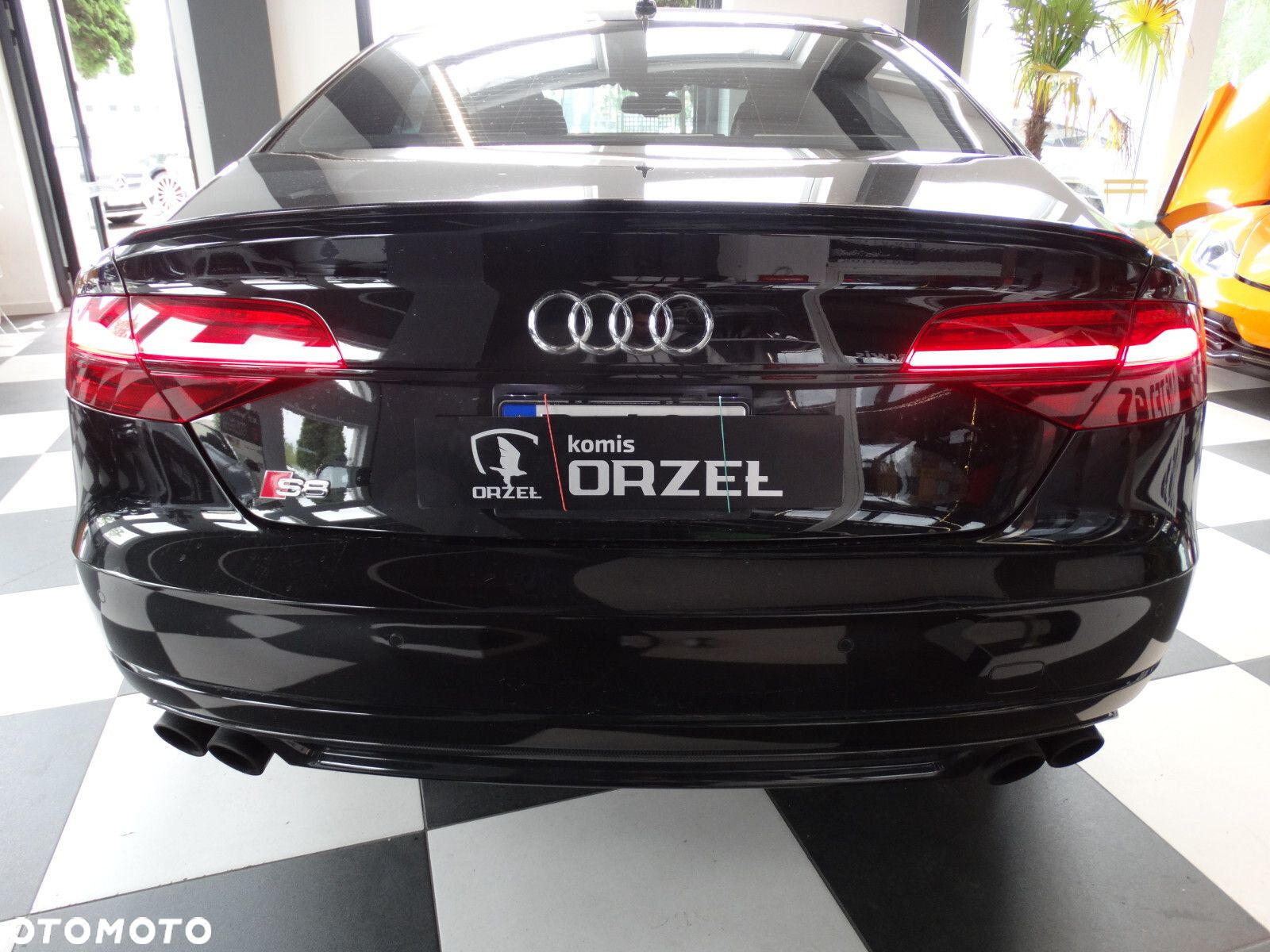 Audi S8 - 5