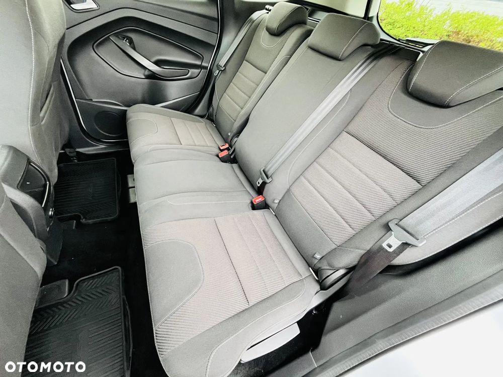Ford Kuga 1.5 EcoBoost 2x4 Trend - 15