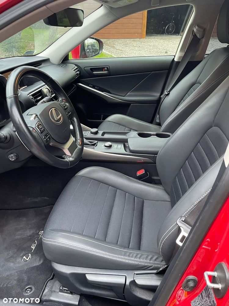 Lexus IS 200t Elegance - 4