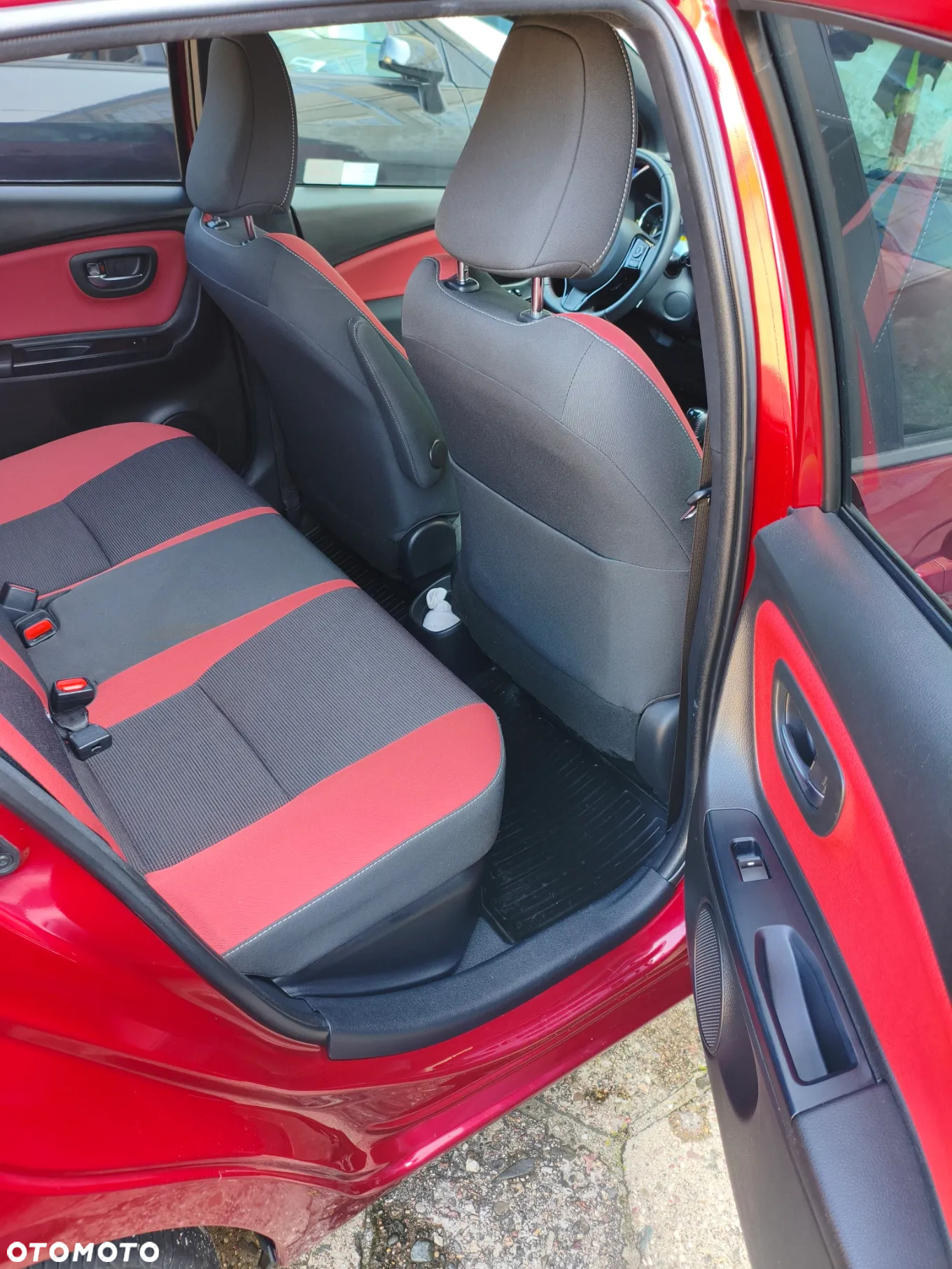 Toyota Yaris Hybrid 100 Selection - 5