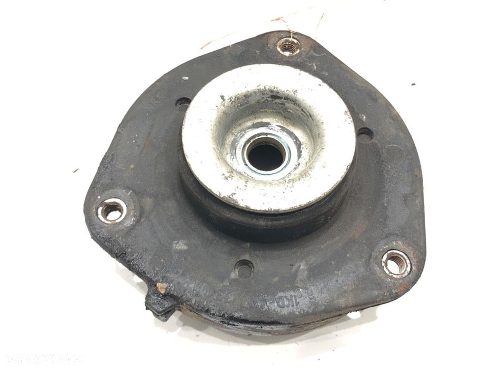 MOCOWANIE UCHWYT AMORTYZATORA PRZÓD LEWE - 68.00 PLN - VW PASSAT B6 Variant (3C5) 2005 - 2011 1.9 - 1