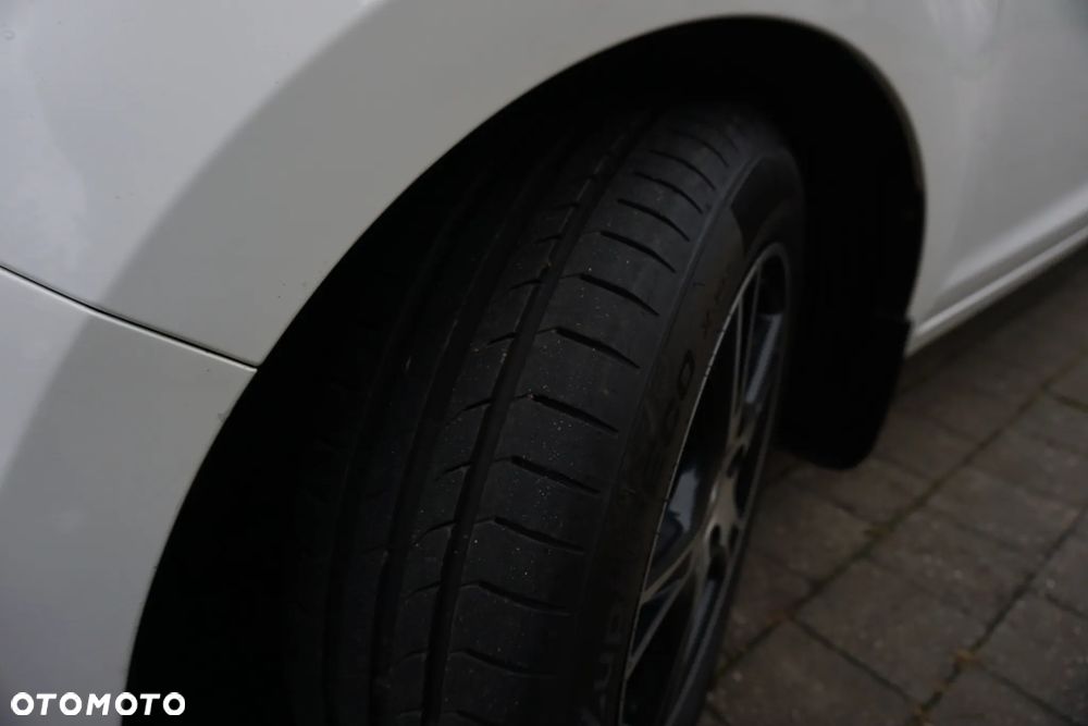 Hyundai i20 1.2 YES Gold - 11