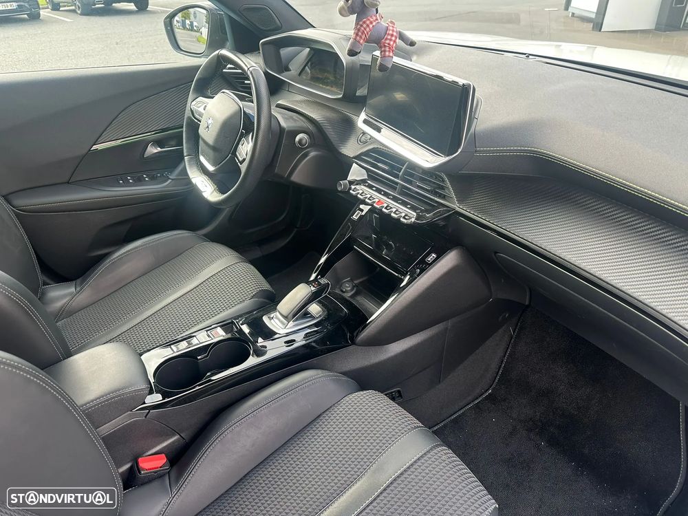Peugeot e-2008 50 kWh GT - 7