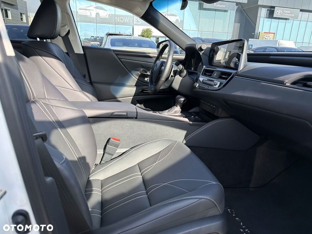 Lexus ES 300h Prestige - 9