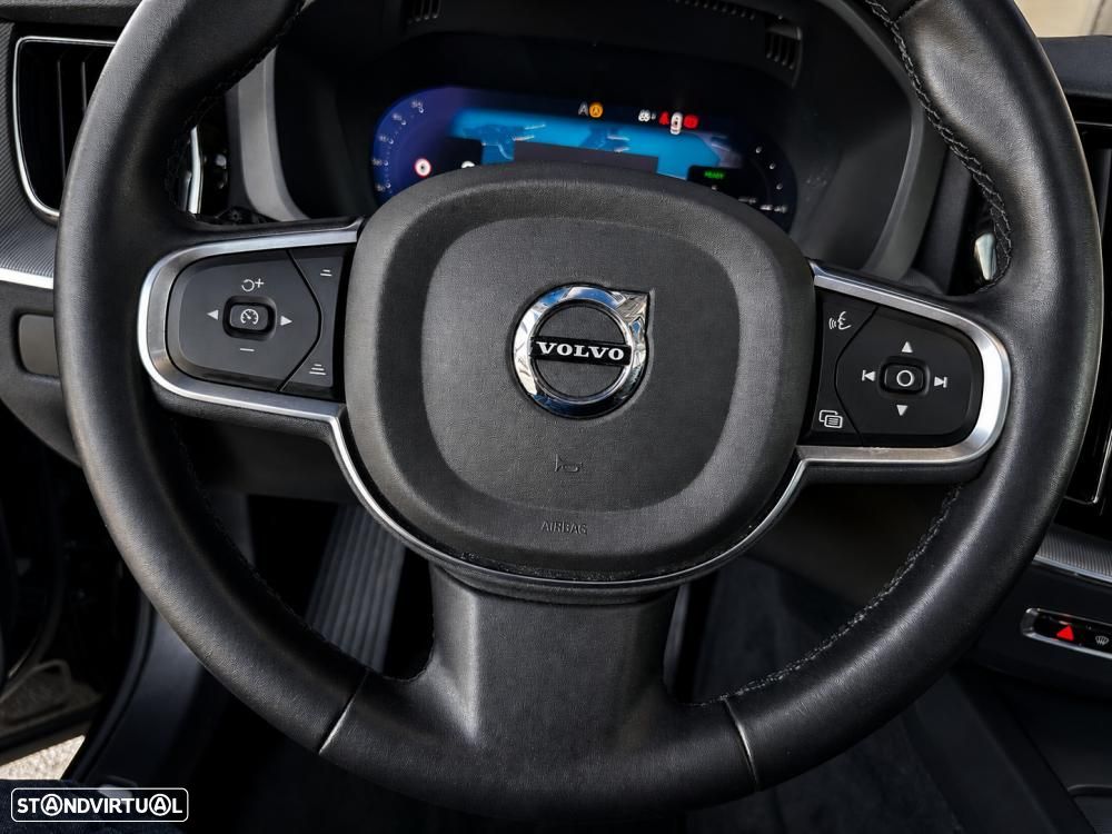 Volvo XC 60 T6 AWD Recharge Plus Dark - 25