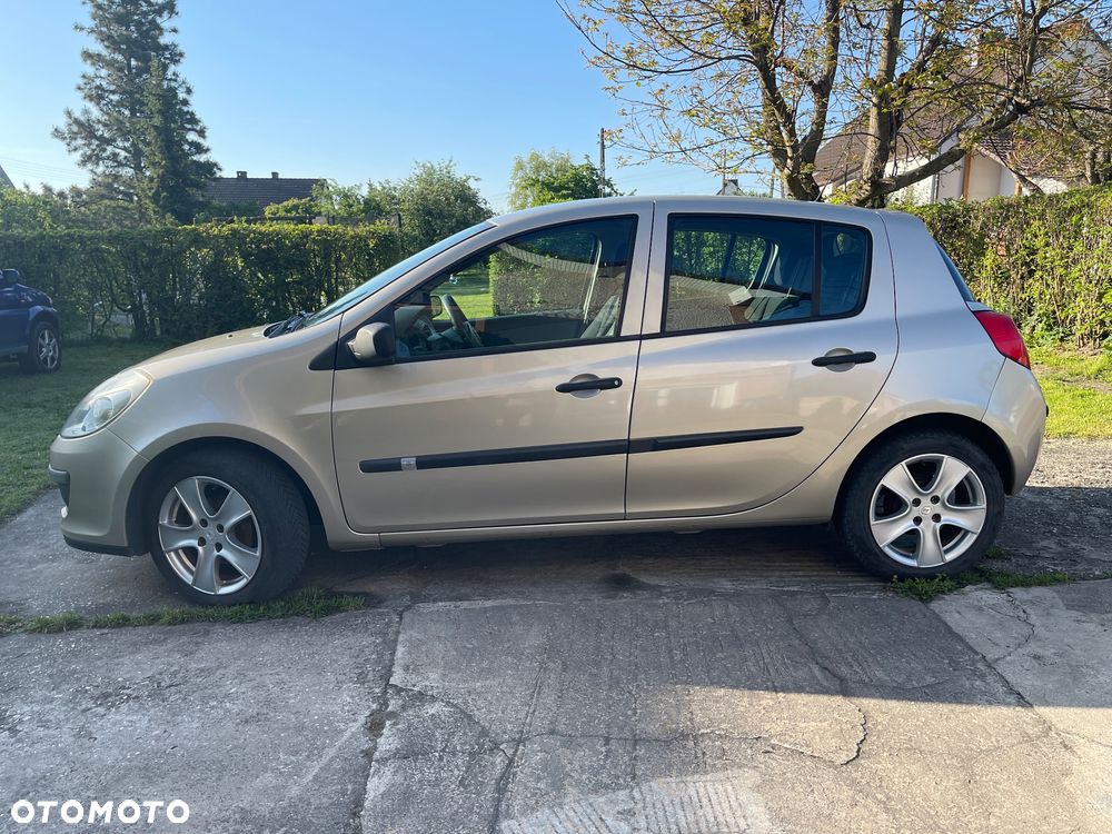 Renault Clio 1.2 16V Authentique - 2
