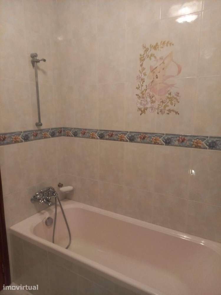 Quarto espaçoso com varanda - Grande imagem: 4/5