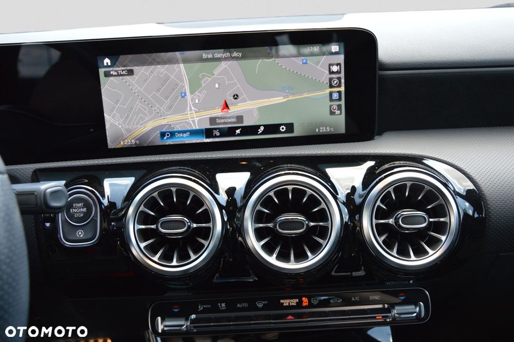 Mercedes-Benz Klasa A 180 AMG Line 7G-DCT - 16
