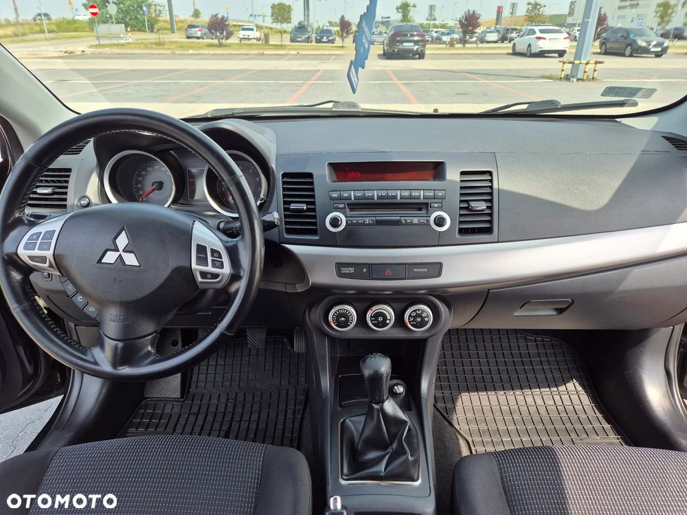 Mitsubishi Lancer - 6
