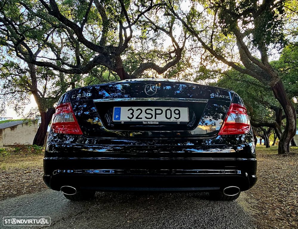 Mercedes-Benz C 230 - 11