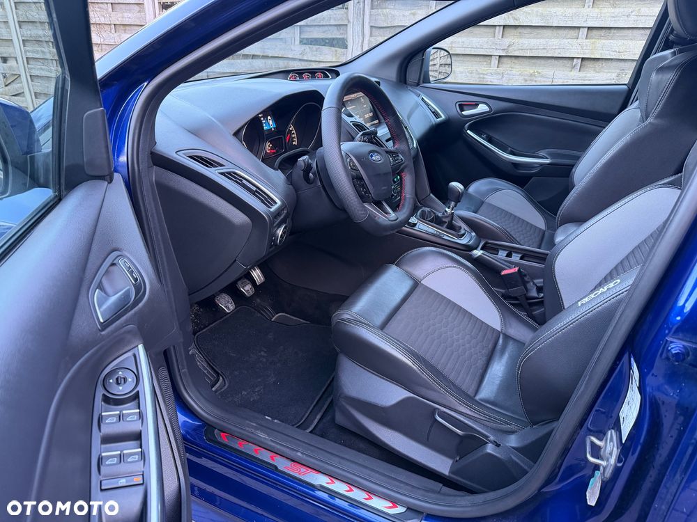 Ford Focus ST - 19