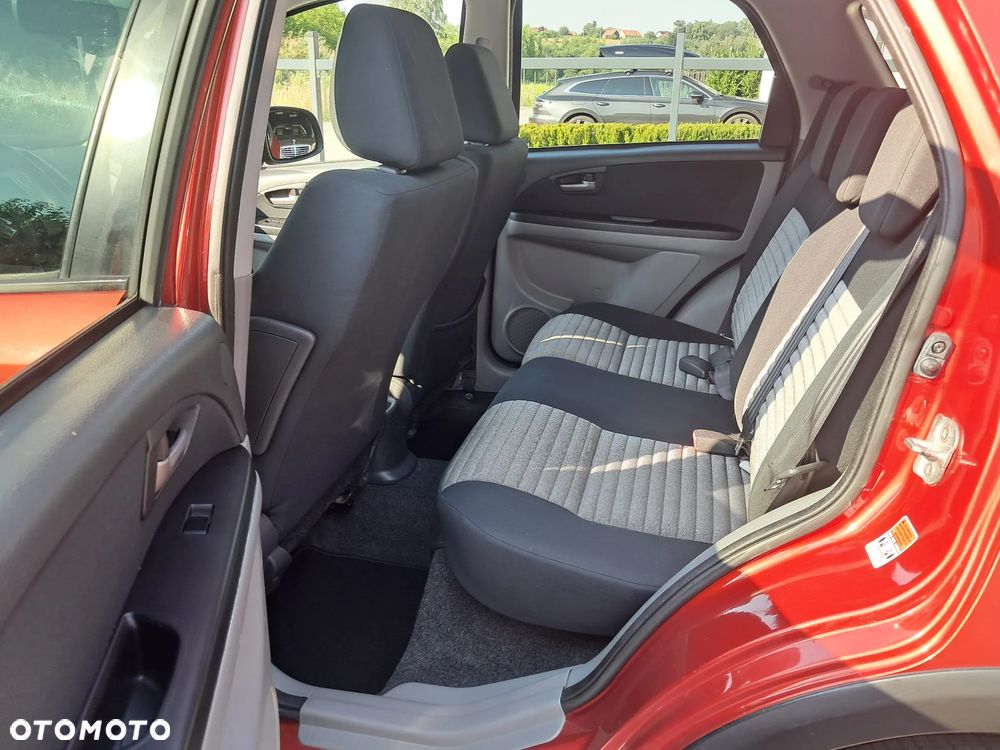 Suzuki SX4 1.6 GLX / Comfort - 11