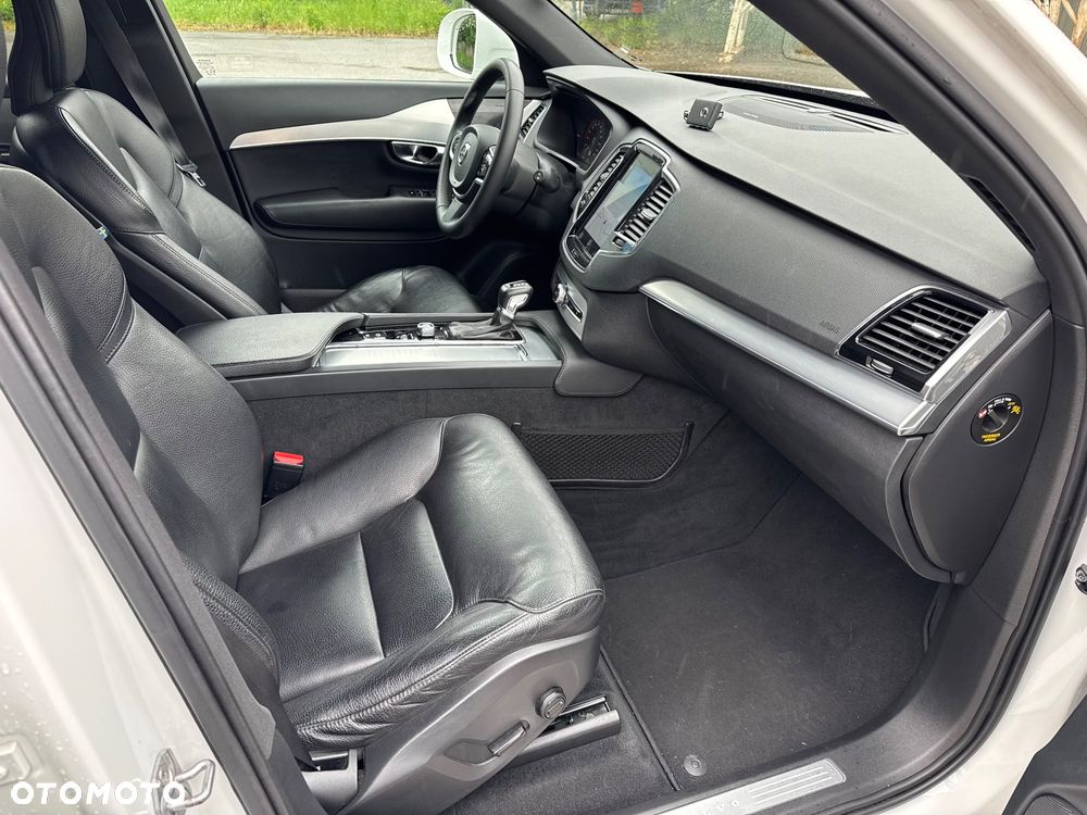 Volvo XC 90 D5 SCR AWD Momentum 7os - 22
