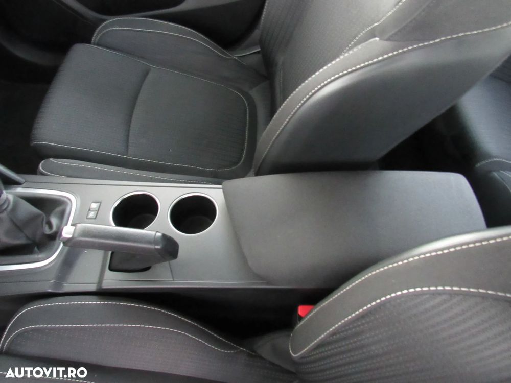 Renault Megane TCe GPF Business - 19