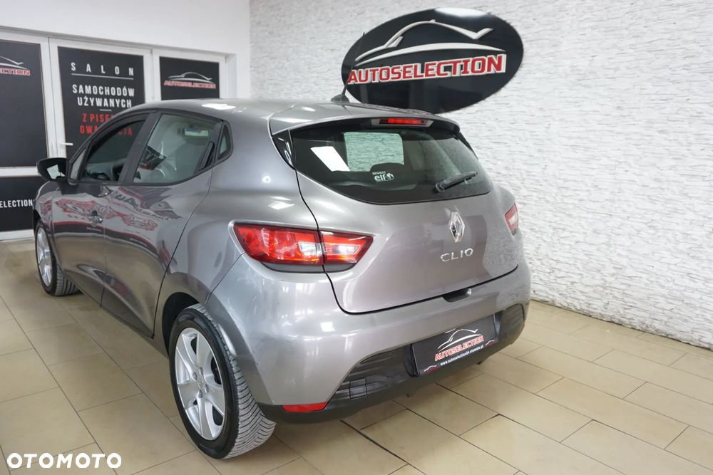 Renault Clio 1.2 16V 75 Expression - 15