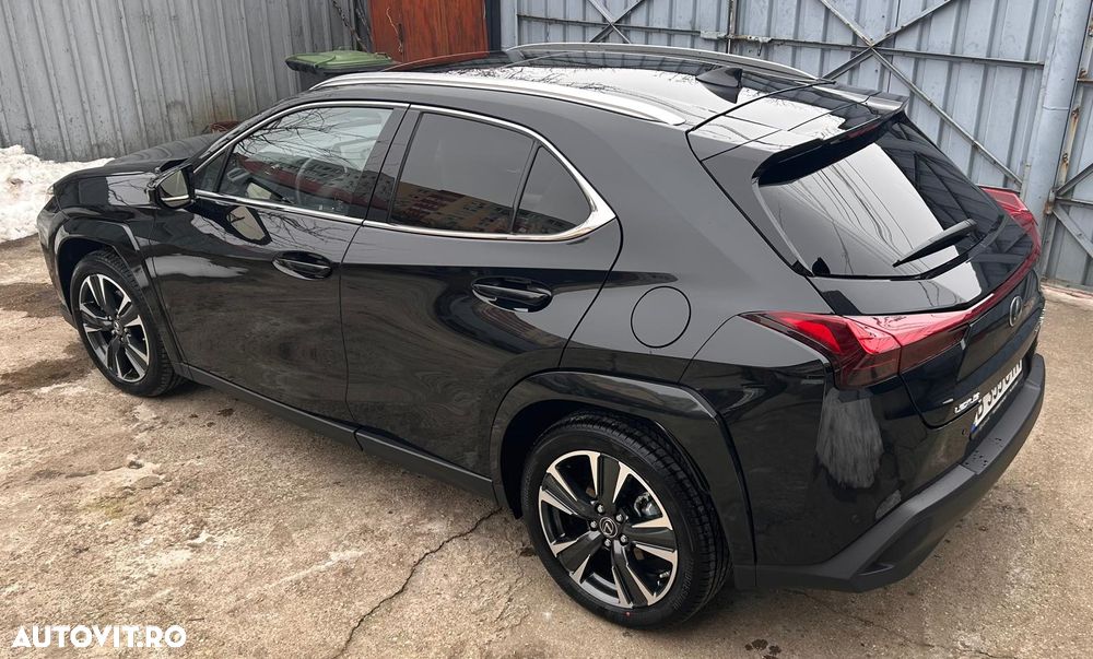 Lexus UX 250h E-FOUR Luxury ML - 4