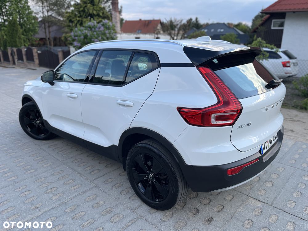Volvo XC 40 T3 Momentum Pro - 2