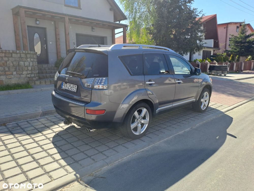 Mitsubishi Outlander 2.2 DID Intense + - 4