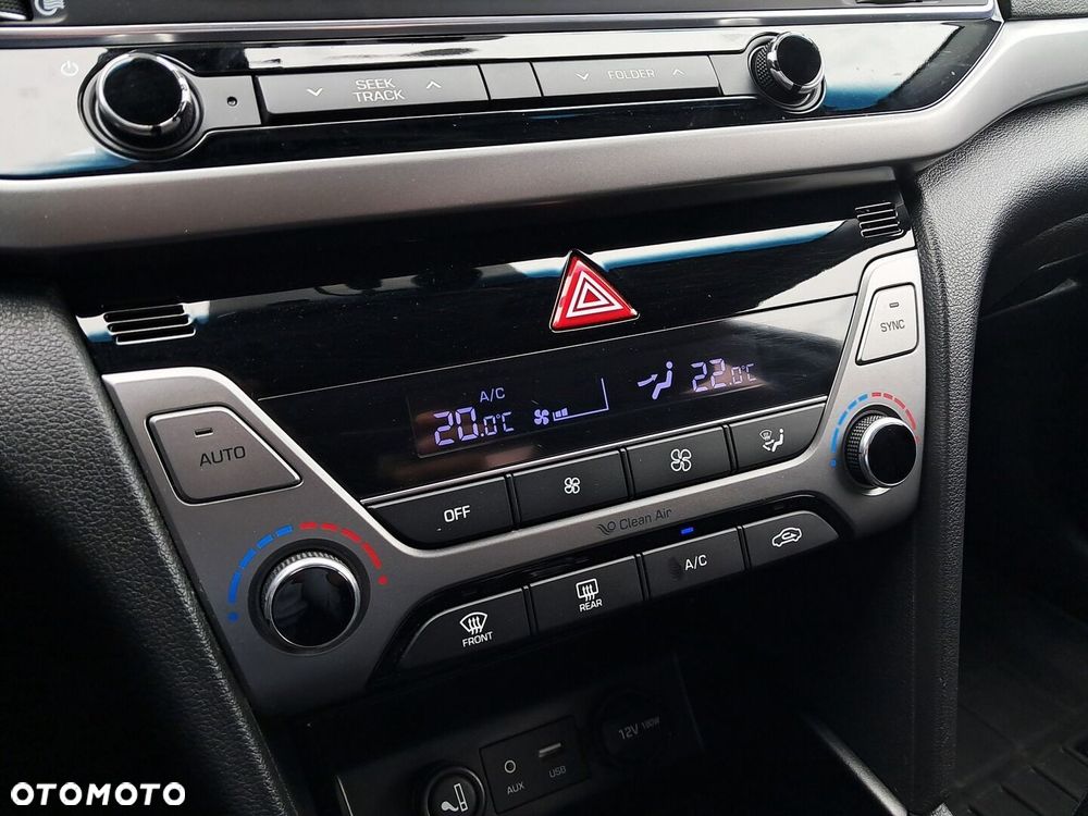 Hyundai Elantra 1.6 Comfort - 23
