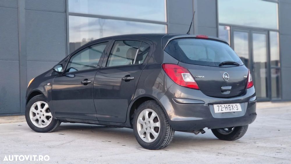 Opel Corsa 1.3 CDTI Cosmo - 4