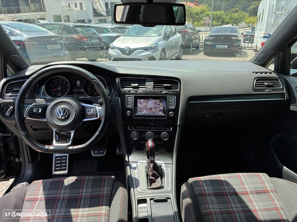 VW Golf 2.0 TSi GTi DSG Performance - 16