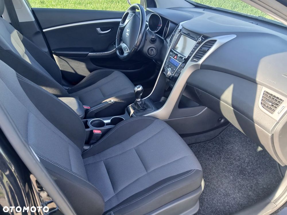 Hyundai i30 1.6 GDI Premium - 40