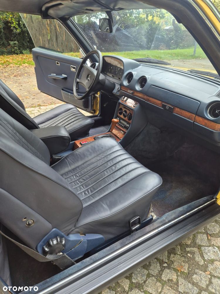 Mercedes-Benz W123 - 18