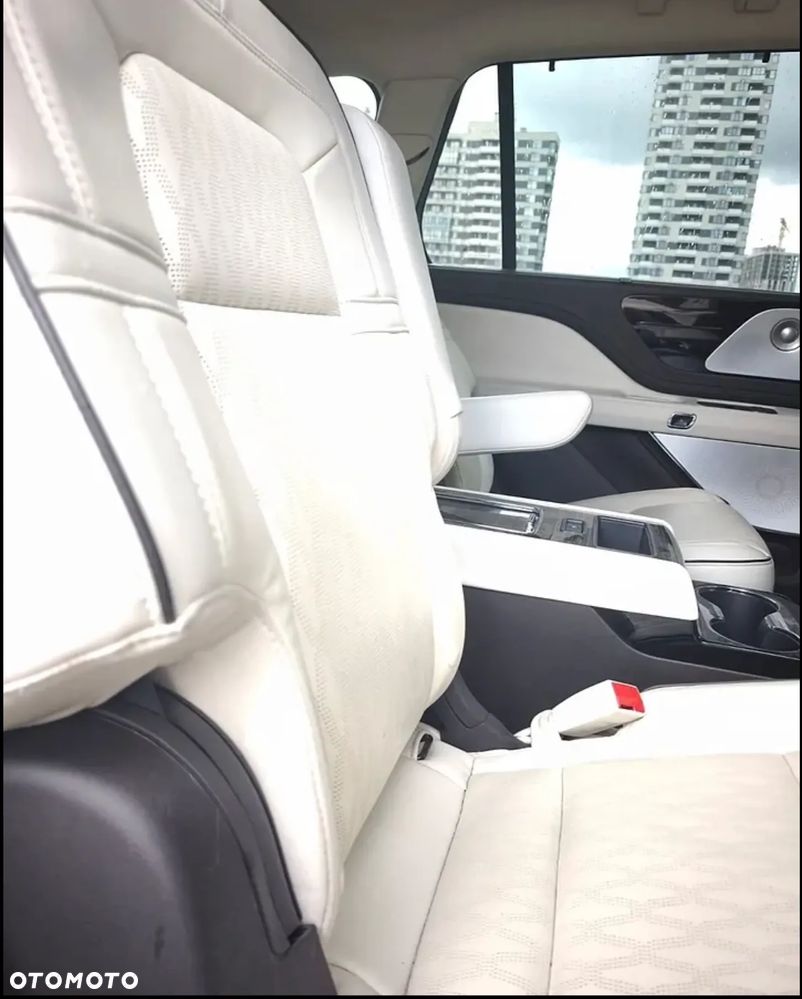 Lincoln Aviator - 9