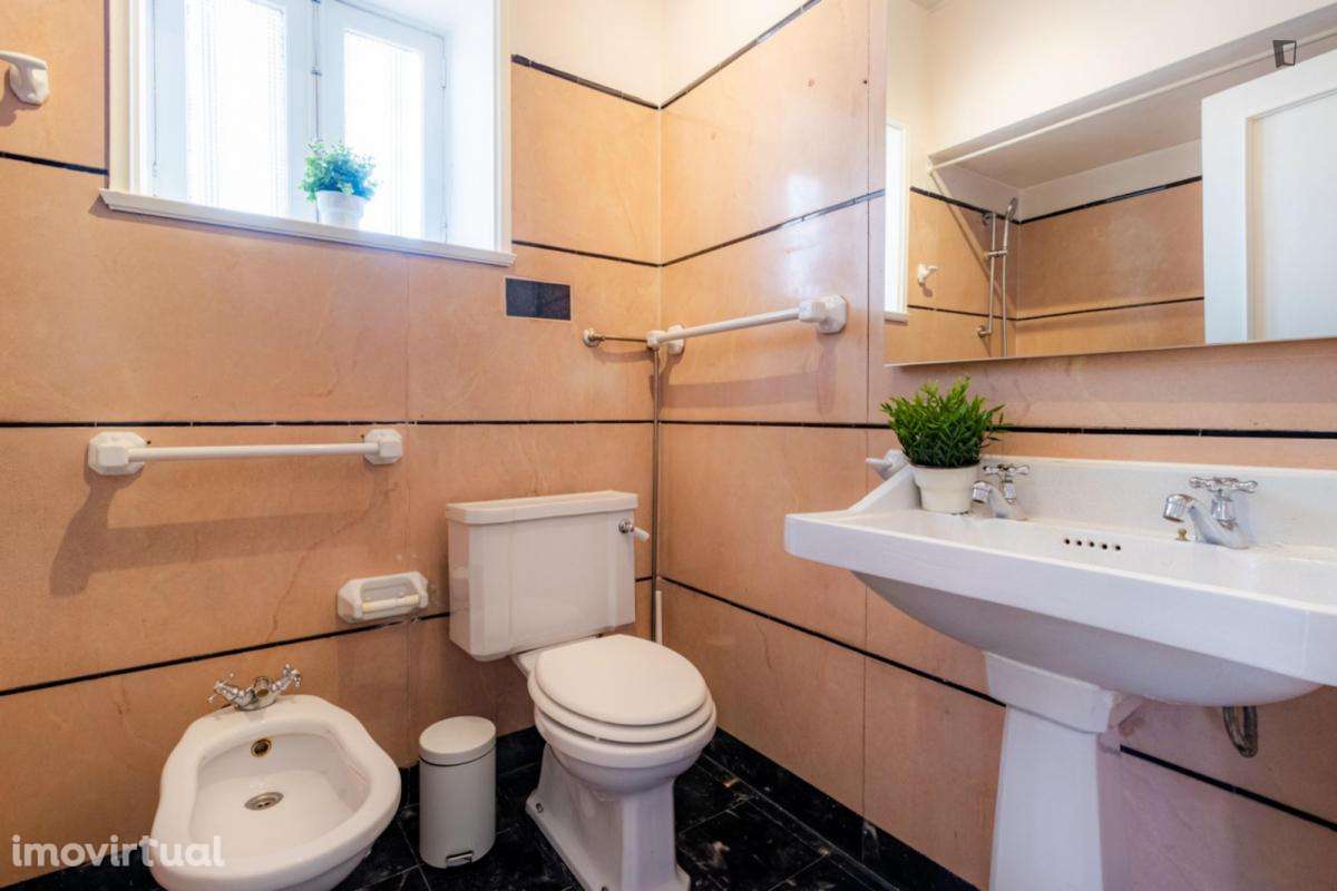 Quarto - localizado em Ramalde Porto - Grande imagem: 4/8