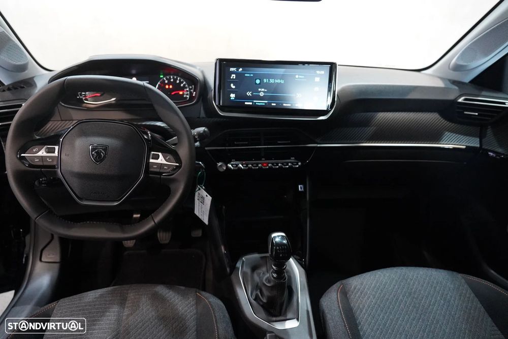 Peugeot 208 - 28