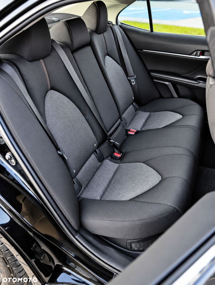 Toyota Camry 2.5 Hybrid Comfort CVT - 19