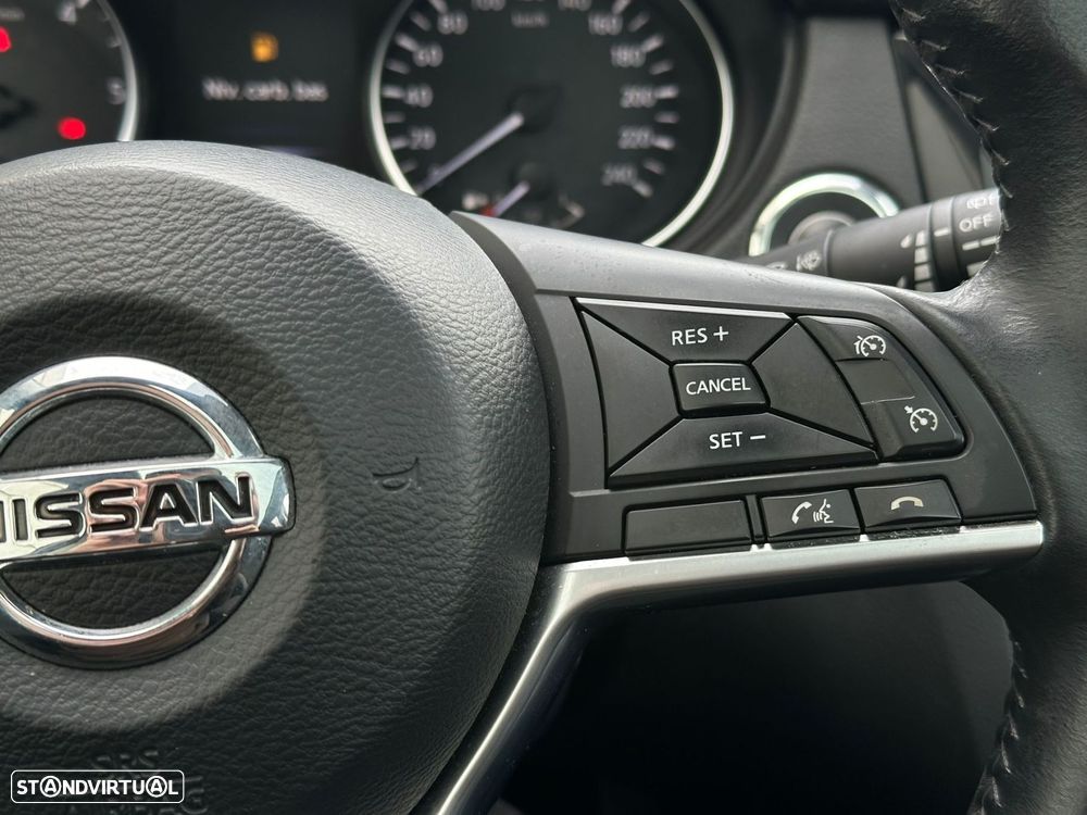 Nissan Qashqai 1.5 dCi N-Connecta 18 - 20