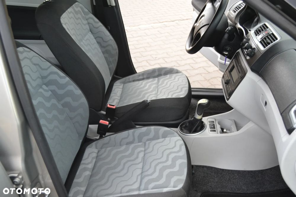 Skoda Fabia 1.4 16V Ambiente - 25