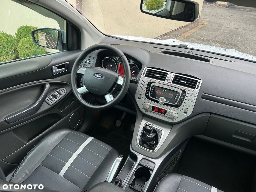 Ford Kuga 2.0 TDCi 2x4 Titanium - 26
