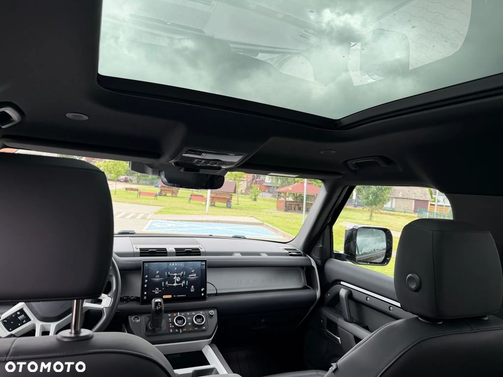 Land Rover Defender 3.0 D300 mHEV X-Dynamic SE - 9