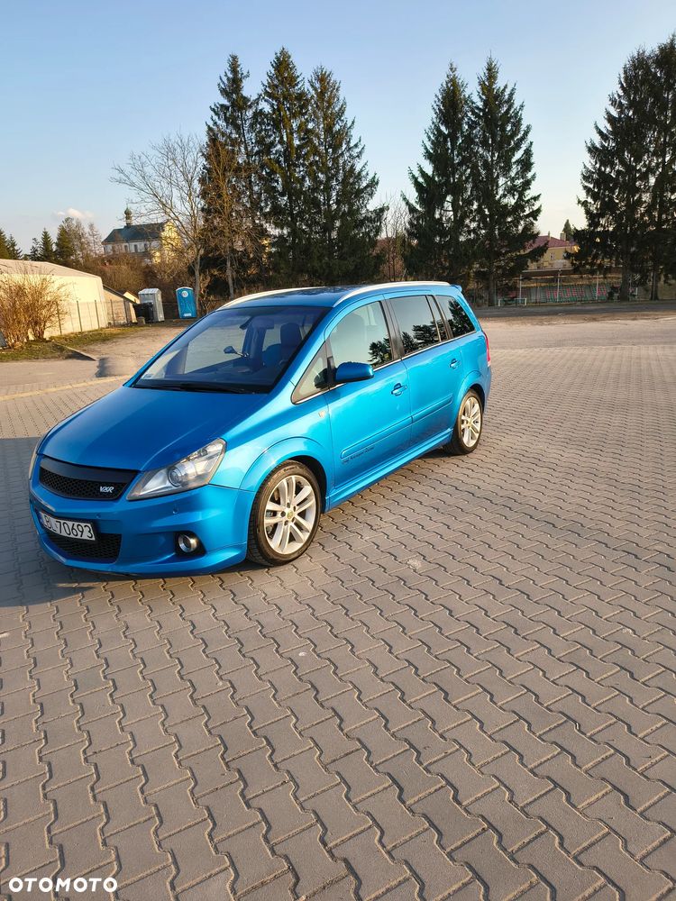 Opel Zafira 2.0 T OPC - 1