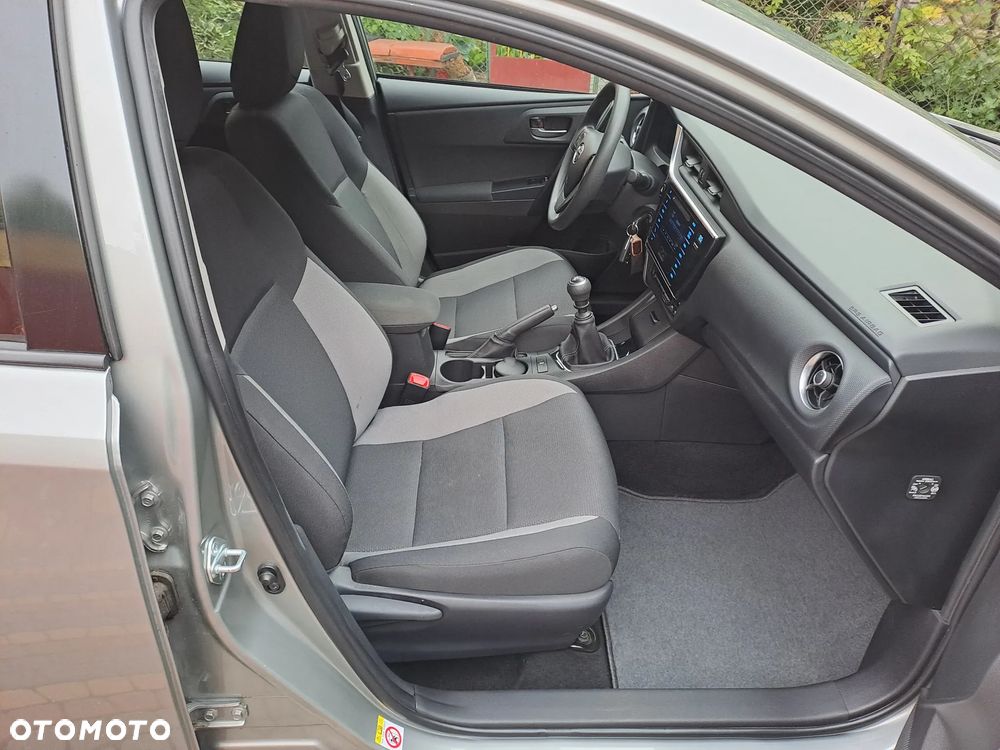 Toyota Auris - 9