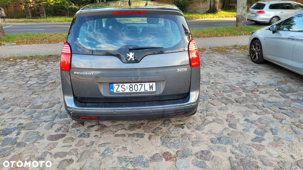 Peugeot 5008 - 11