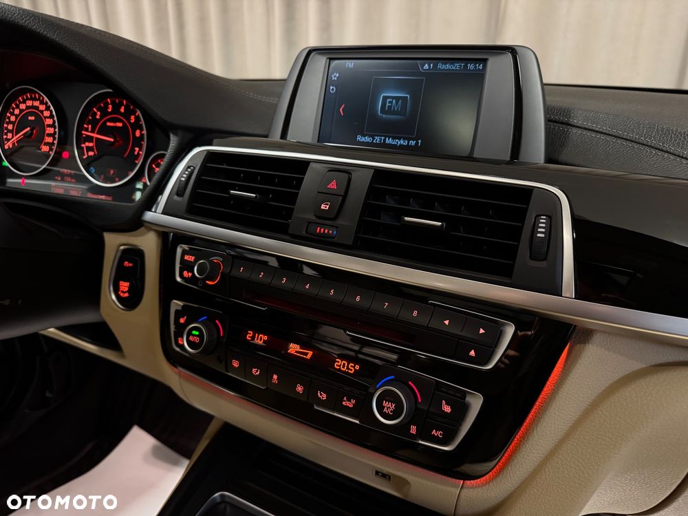 BMW Seria 3 320i xDrive Sport Line Sport - 16