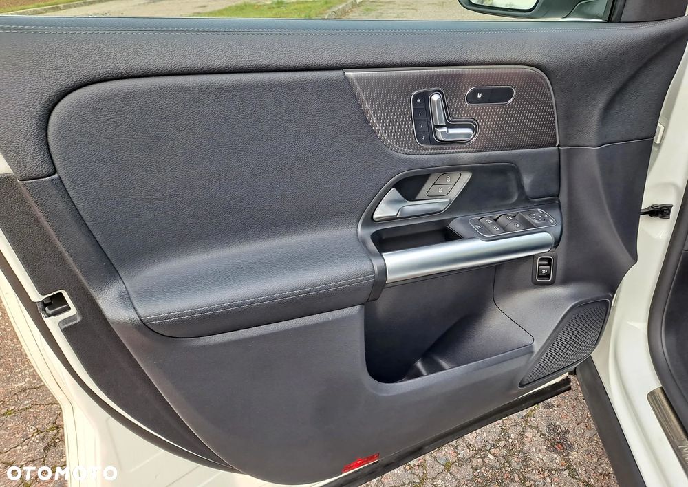 Mercedes-Benz GLA 250 4Matic 8G-DCT Progressive - 11