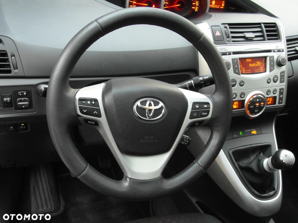 Toyota Verso 1.8 7-Sitzer Edition S - 24