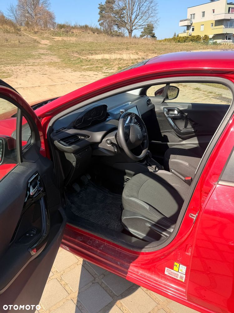 Peugeot 208 - 13