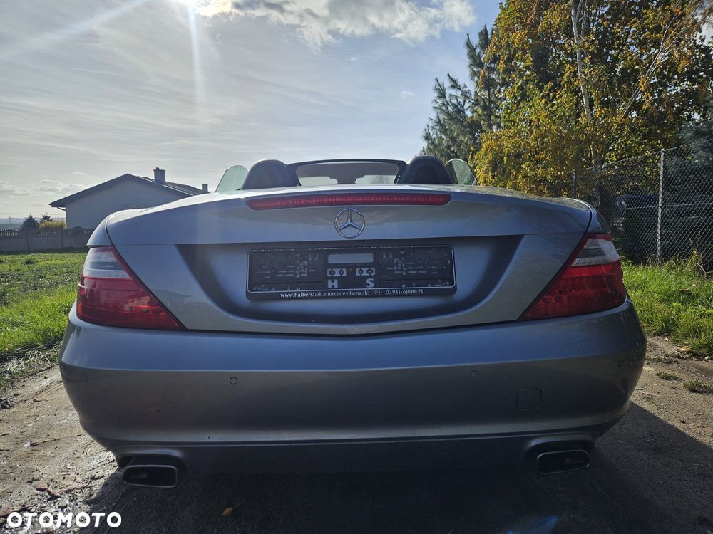 Mercedes-Benz SLK 200 CGI - 26