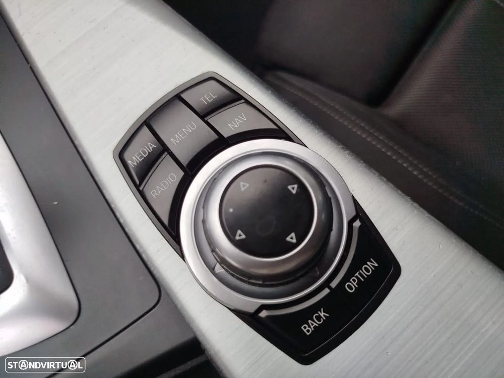 BMW 320 d Auto Pack M - 23