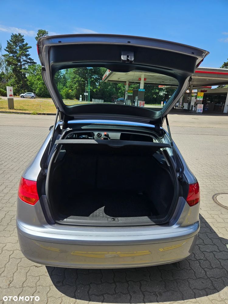 Audi A3 Sportback 1.6 FSI Ambiente - 13
