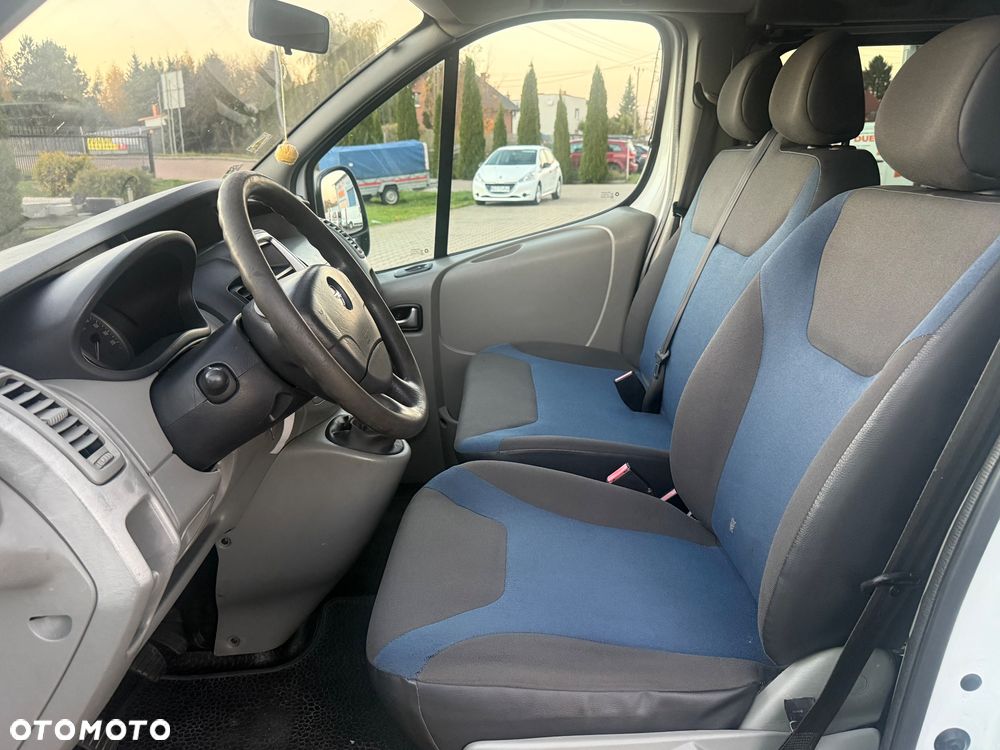 Opel Vivaro 2011 photo 5