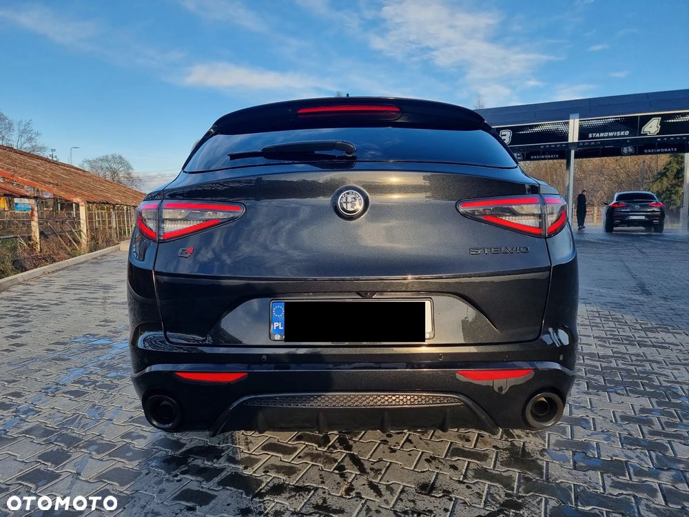 Alfa Romeo Stelvio 2.0 Turbo Competizione Q4 - 6